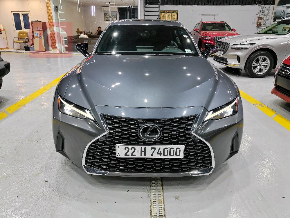 Lexus IS